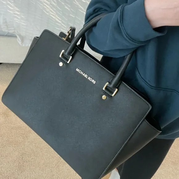 🏷️ FINAL SALE • [Michael Kors] Black Selma Satchel - Picture 9 of 11